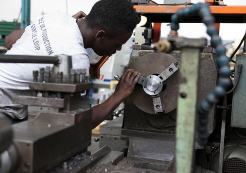 Jeune en école de production