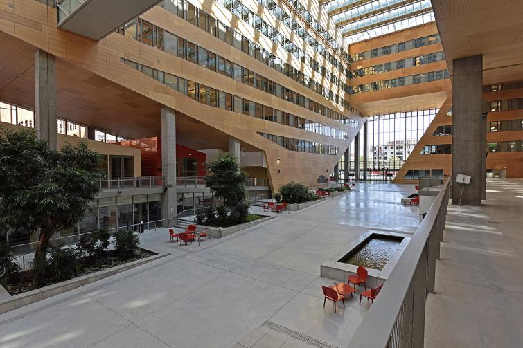 Intérieur de l'hôtel de Région de Lyon - © Michel Peres Intérieur de l'hôtel de Région de Lyon